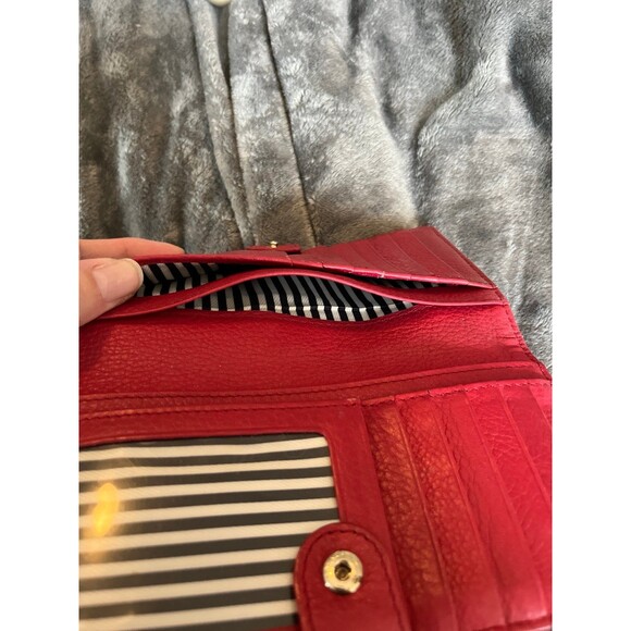 Red Kate Spade bifold wallet - Picture 4 of 8